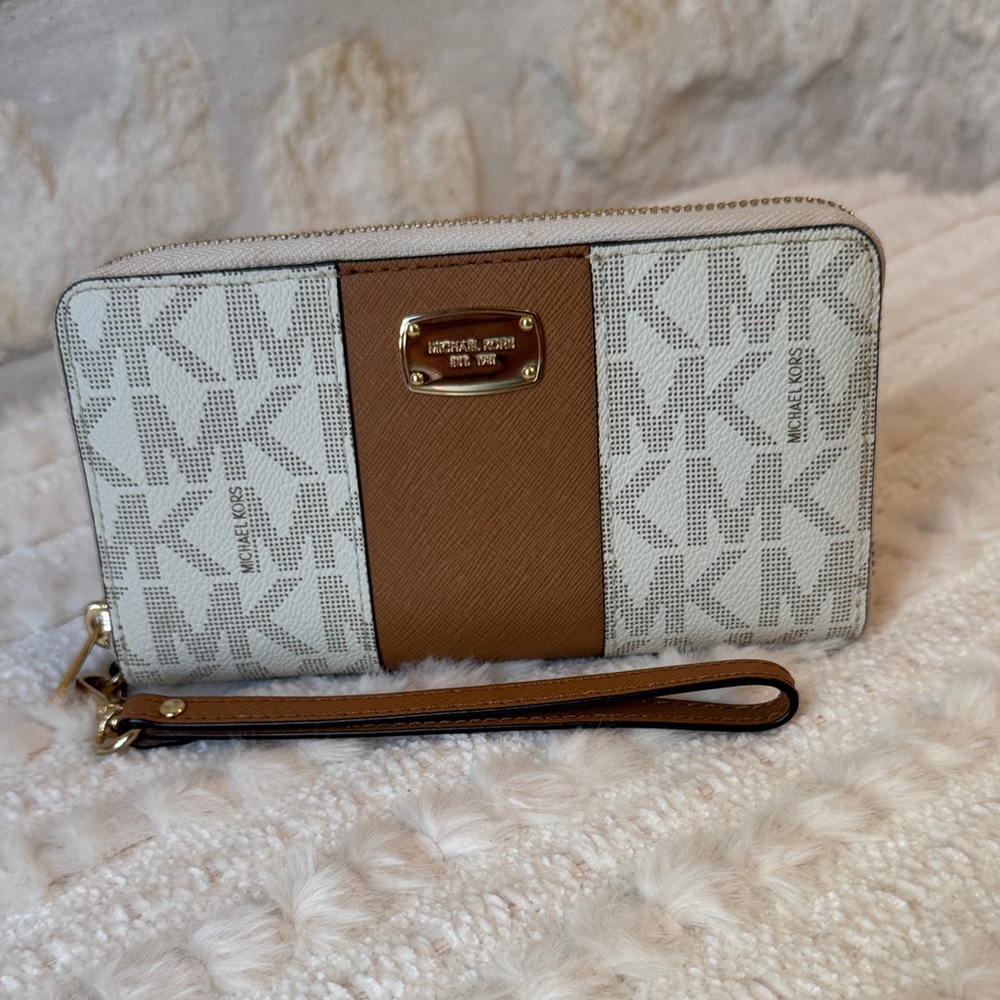 Michael Kors White and Brown Monogram Wristlet